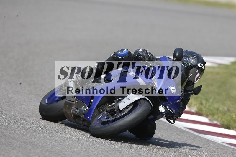 /Archiv-2025/49 26.08.2025 Cornu Master School ADR/blau-bleu/0-5